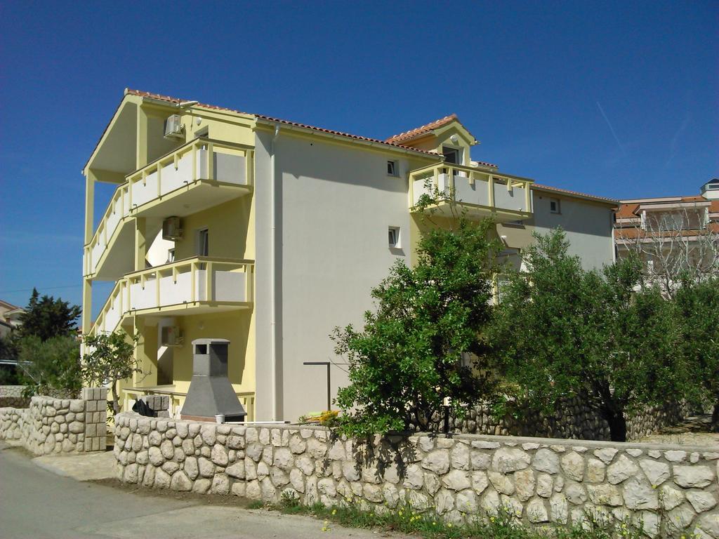 Apartments Jasmina Novalja Exterior foto