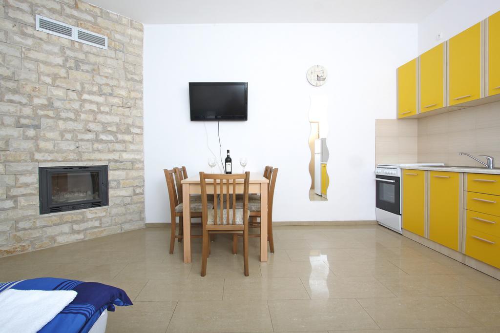 Apartments Jasmina Novalja Exterior foto